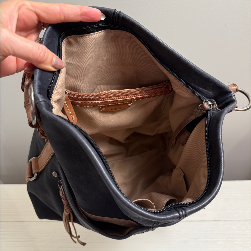 The Sak Leather Ashland Bucket Bag in Black and Tan - Picture 4 of 4
